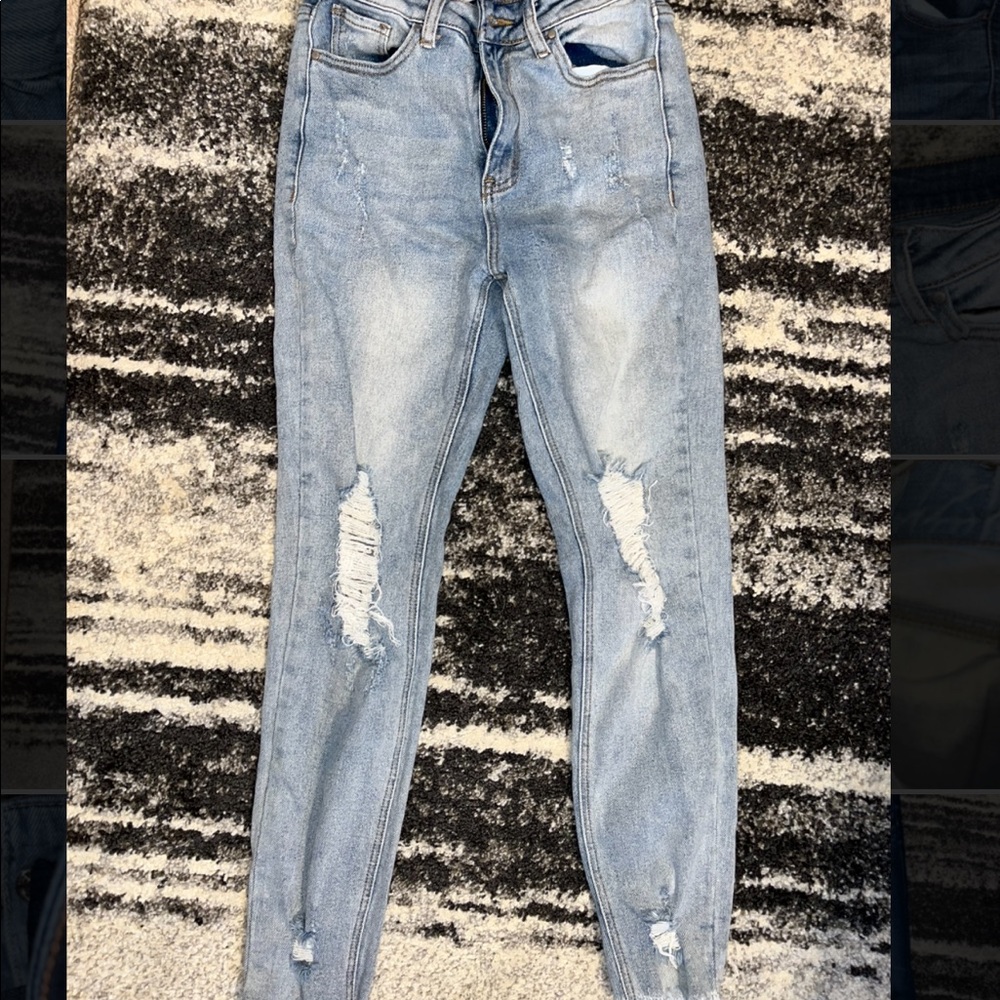 Light wash skinny jeans